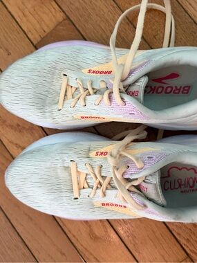 Brooks Ghost 16 size 7 pre loved